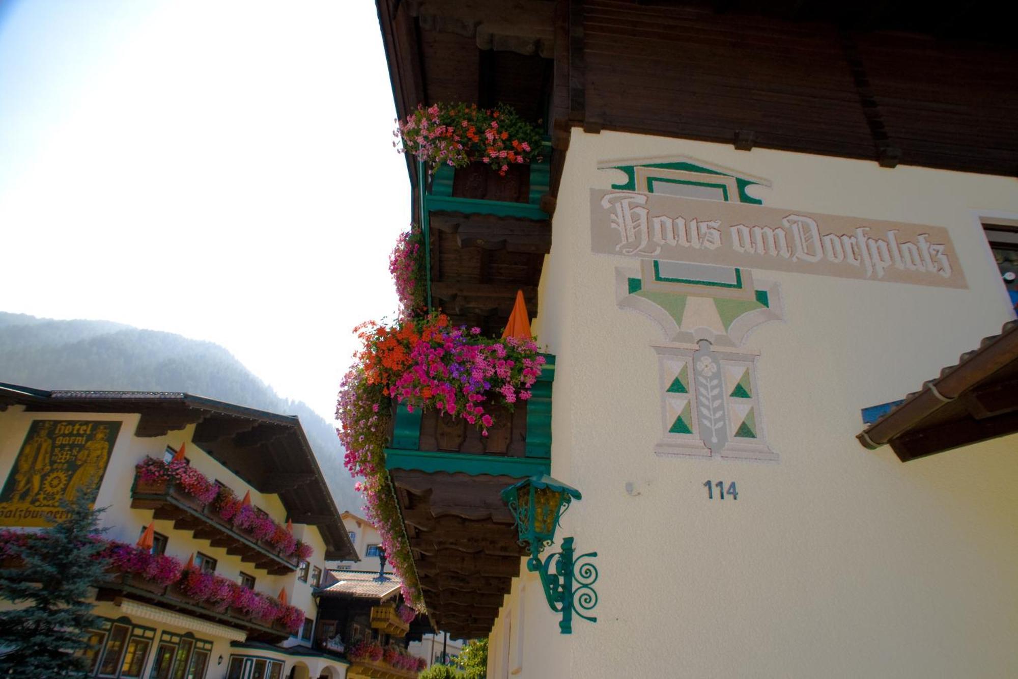 Pension Haus Am Dorfplatz ฟลาคเฮา ภายนอก รูปภาพ