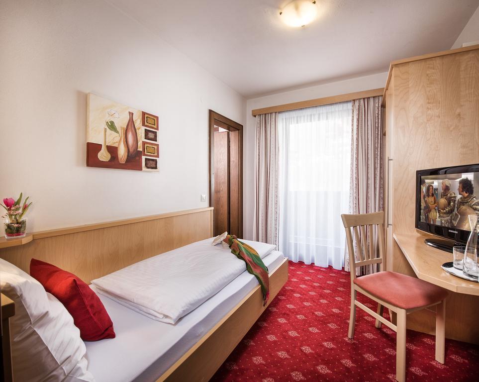 Pension Haus Am Dorfplatz ฟลาคเฮา ห้อง รูปภาพ